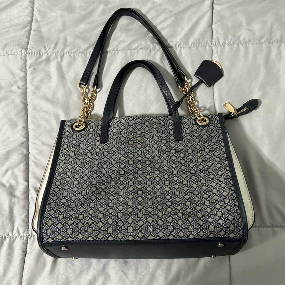 Radley London Bag - Beautiful - over the shoulder
